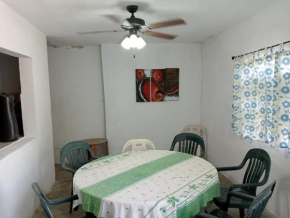 Casa tranquila, céntrica para familias grandes. (9 huéspedes)
